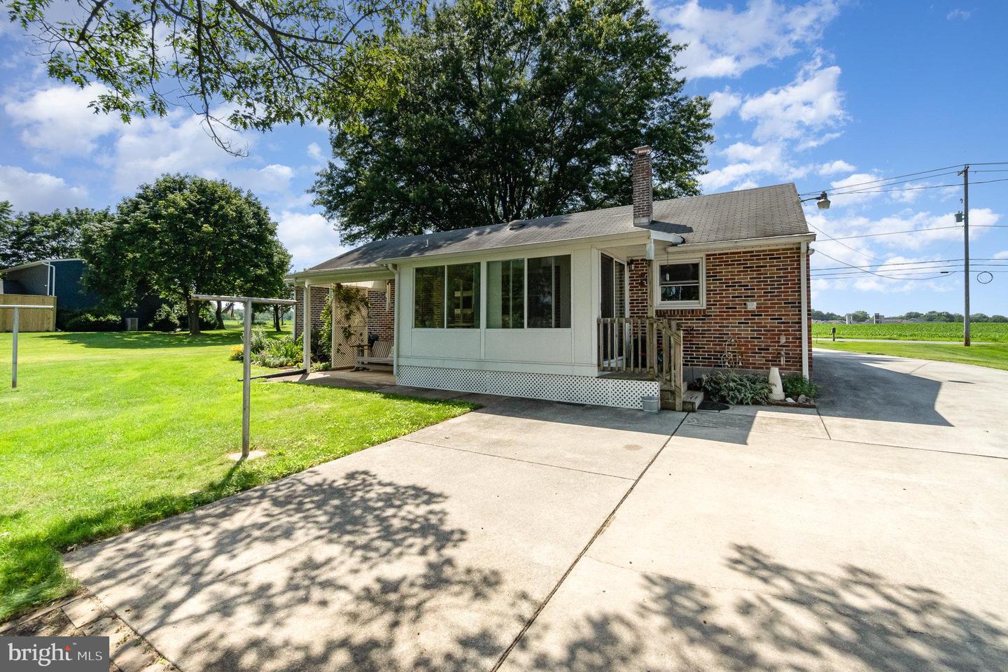 880 Hoffer Rd
