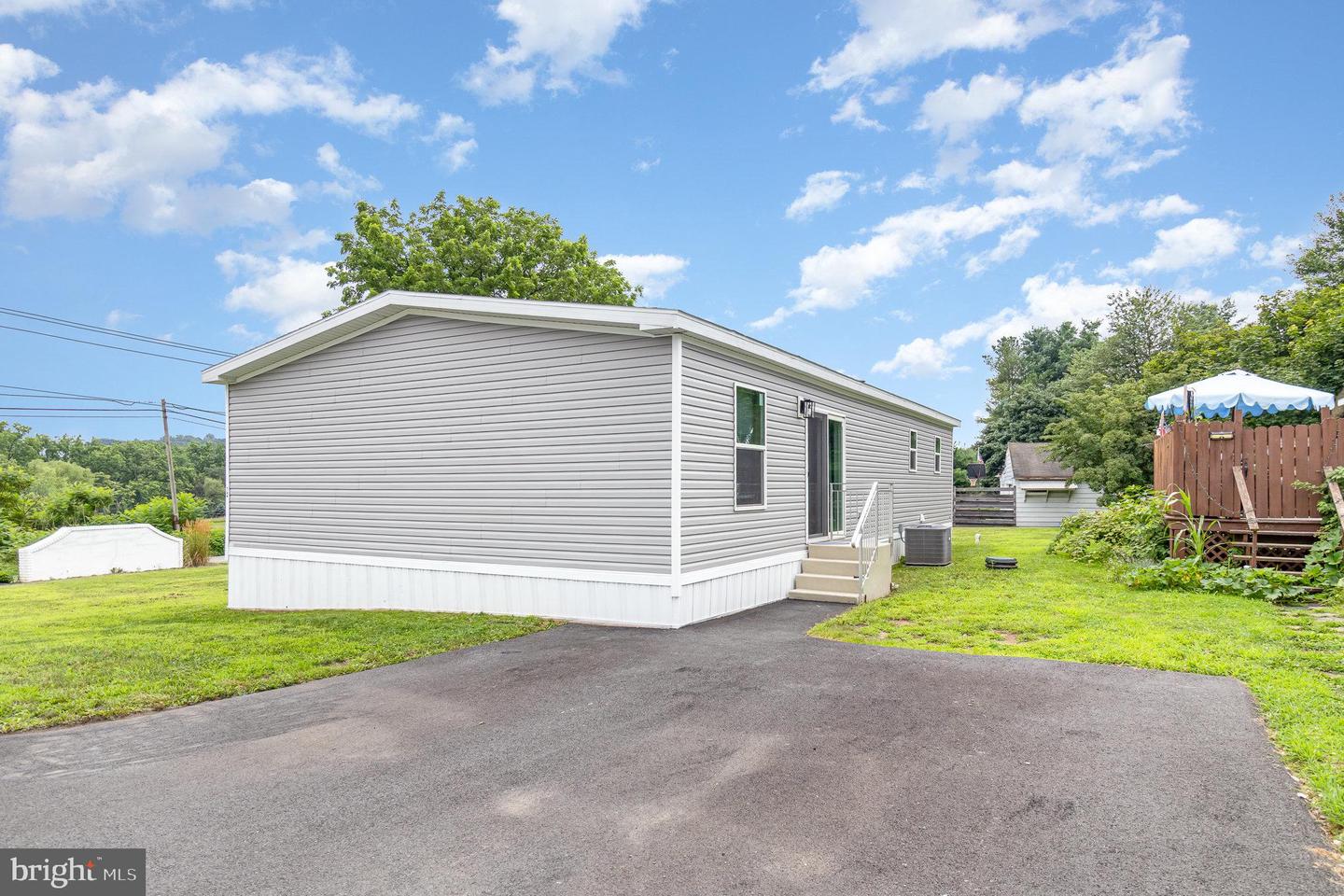 12 Lebanon Valley Ct