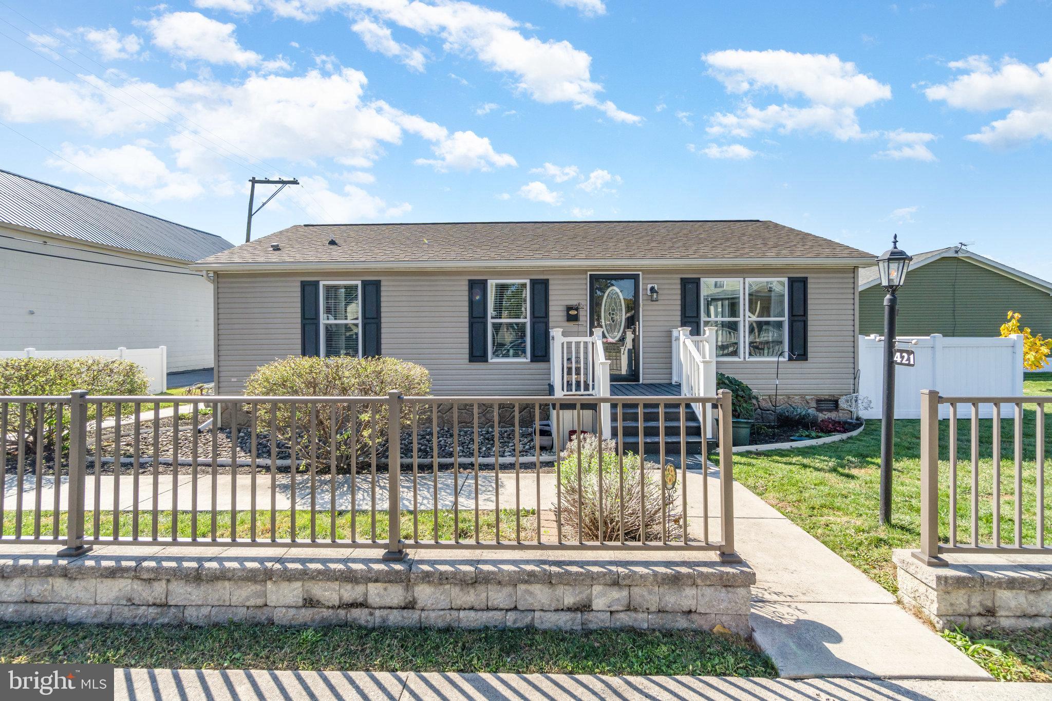 421 N RAILROAD STREET