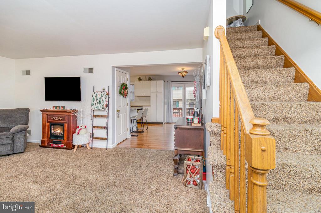 2083 GREYSTONE DRIVE