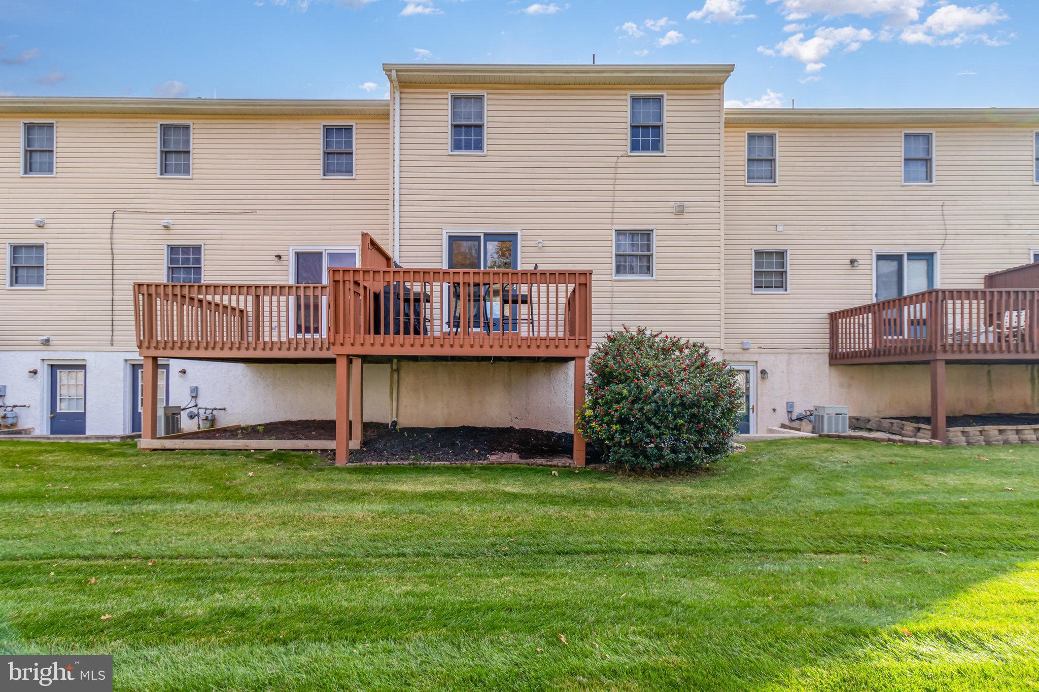 2083 GREYSTONE DRIVE