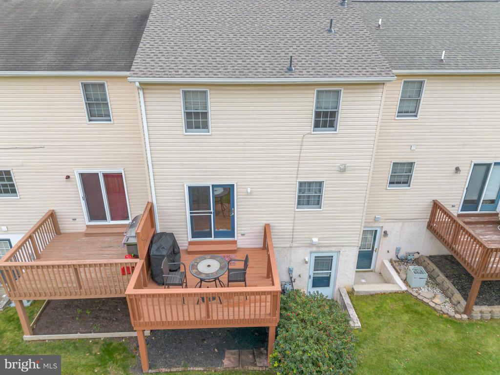 2083 GREYSTONE DRIVE