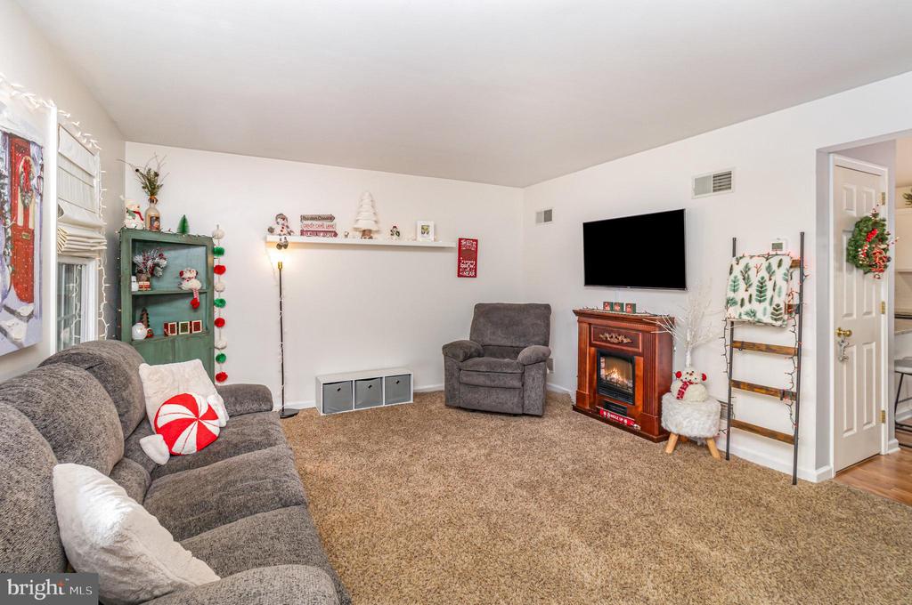 2083 GREYSTONE DRIVE