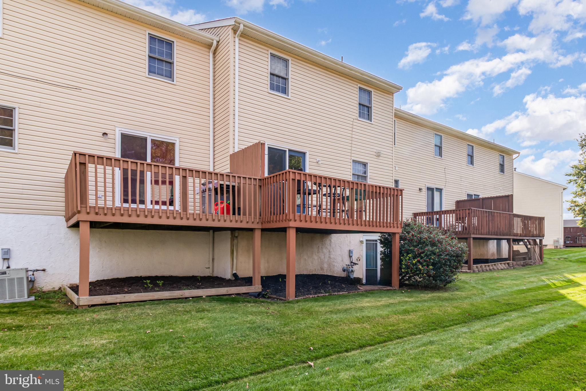 2083 GREYSTONE DRIVE