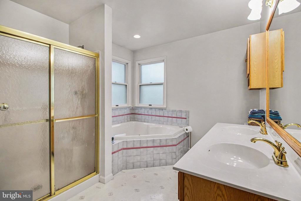 110 CARRIAGE CT L-0134