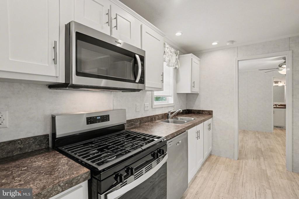 7 LEBANON VALLEY COURT