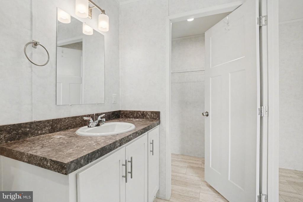 7 LEBANON VALLEY COURT