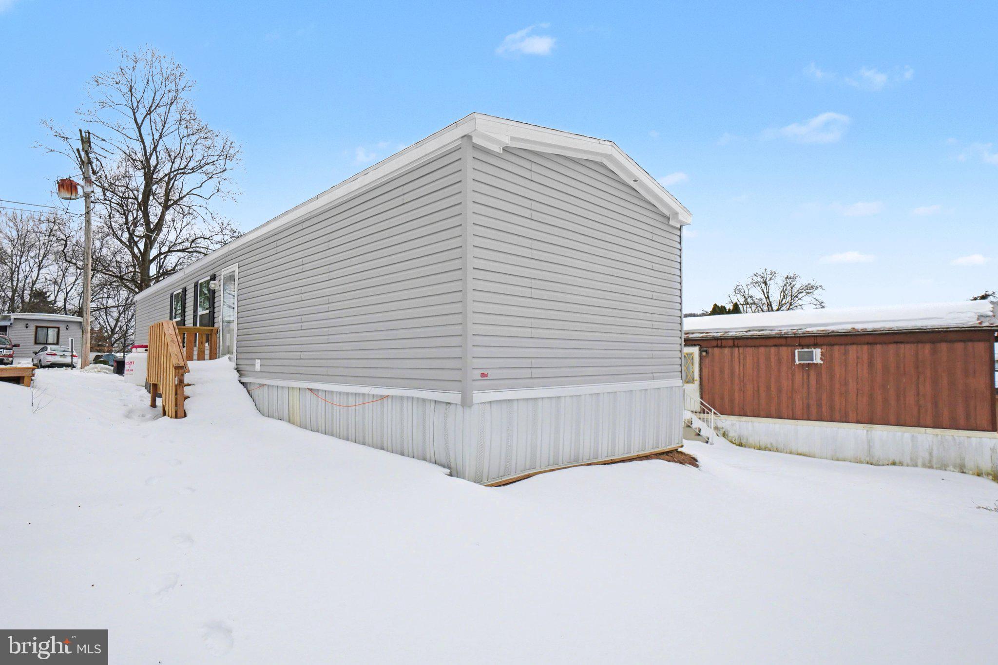 7 LEBANON VALLEY COURT