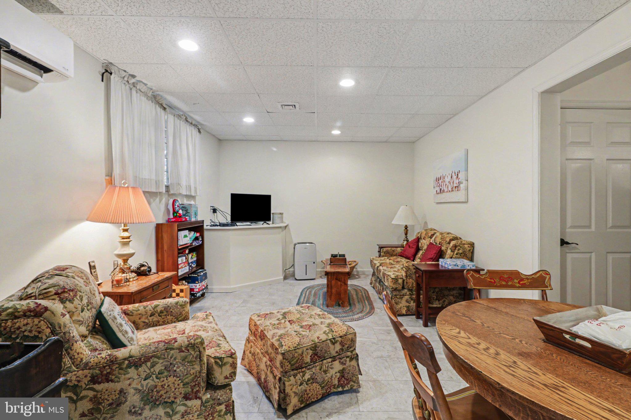 266 FARMHOUSE LN L-0058