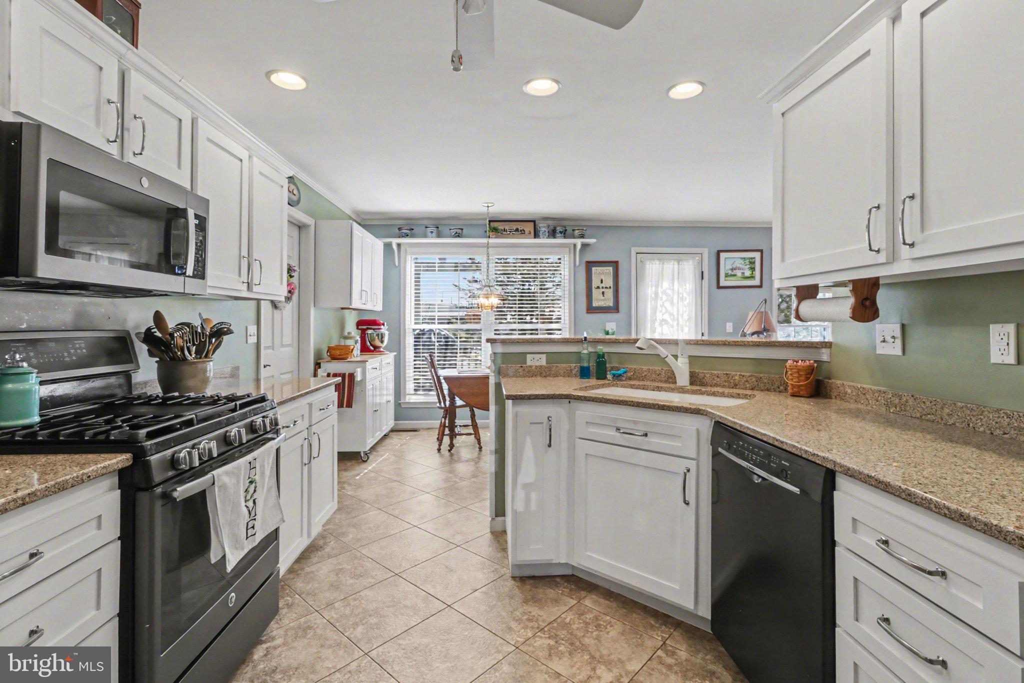 266 FARMHOUSE LN L-0058