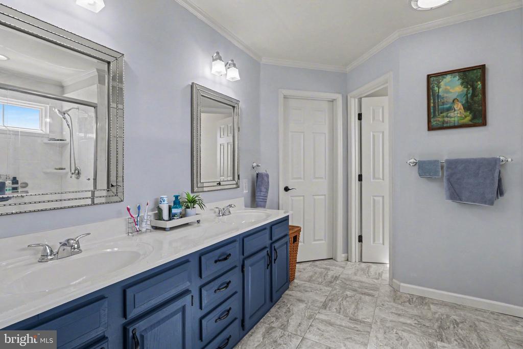 266 FARMHOUSE LN L-0058