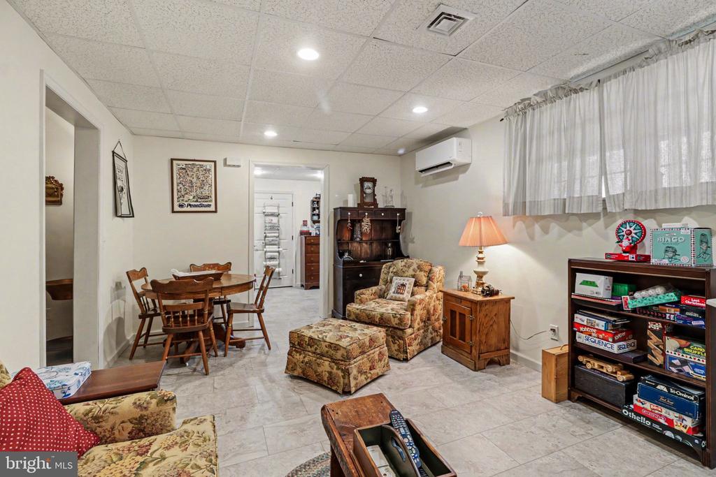 266 FARMHOUSE LN L-0058