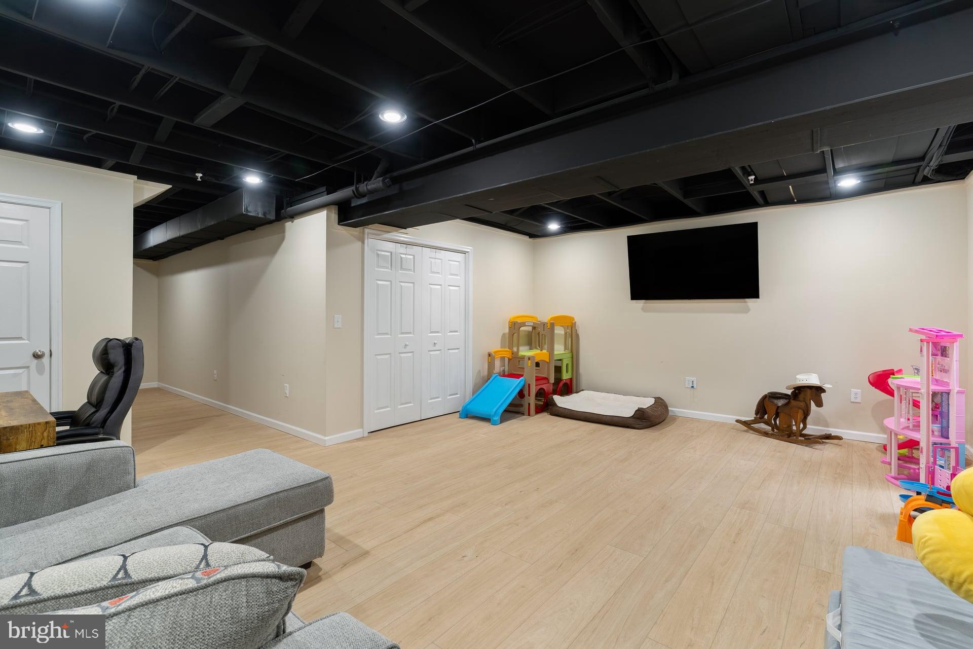 537 BROOKWOOD DRIVE