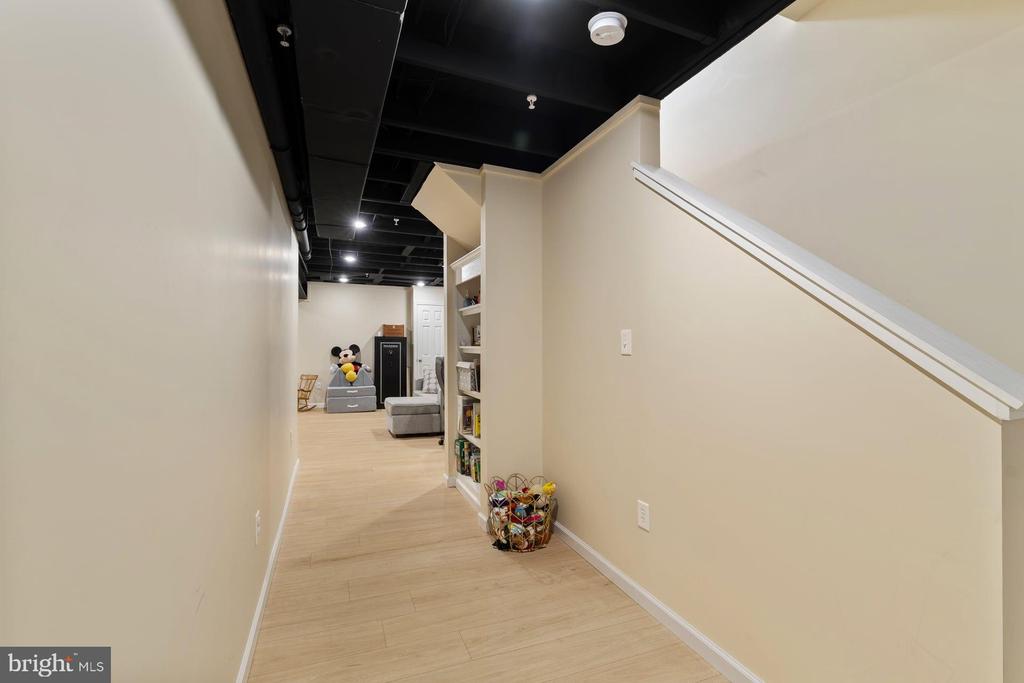 537 BROOKWOOD DRIVE