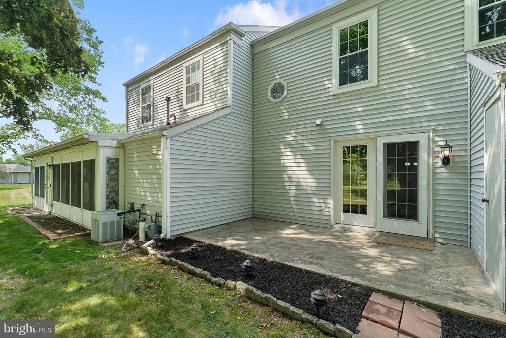 608 CAMBRIDGE COURT