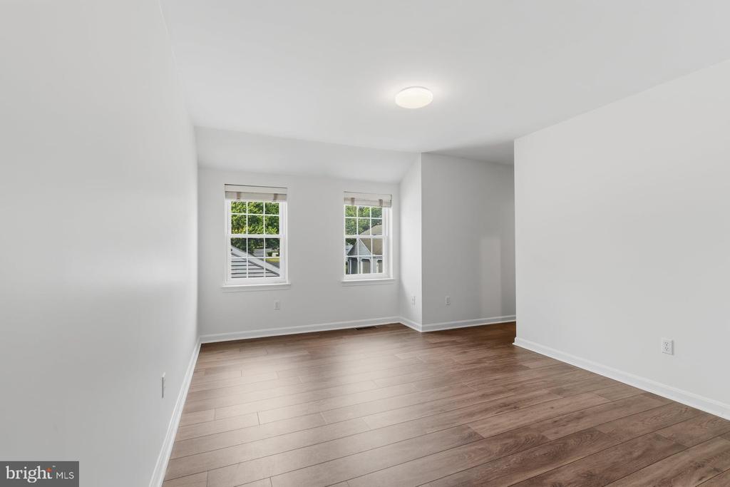 608 CAMBRIDGE COURT