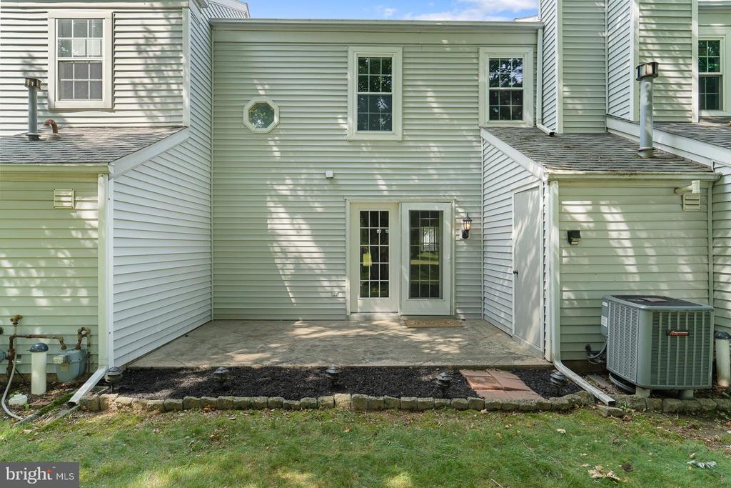 608 CAMBRIDGE COURT