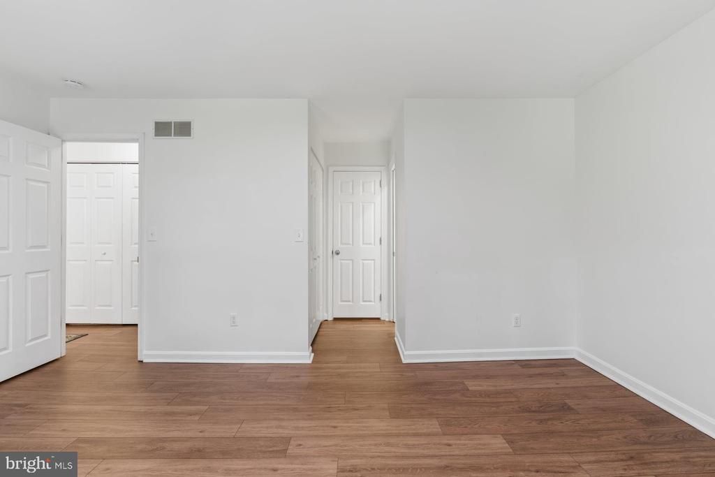 608 CAMBRIDGE COURT