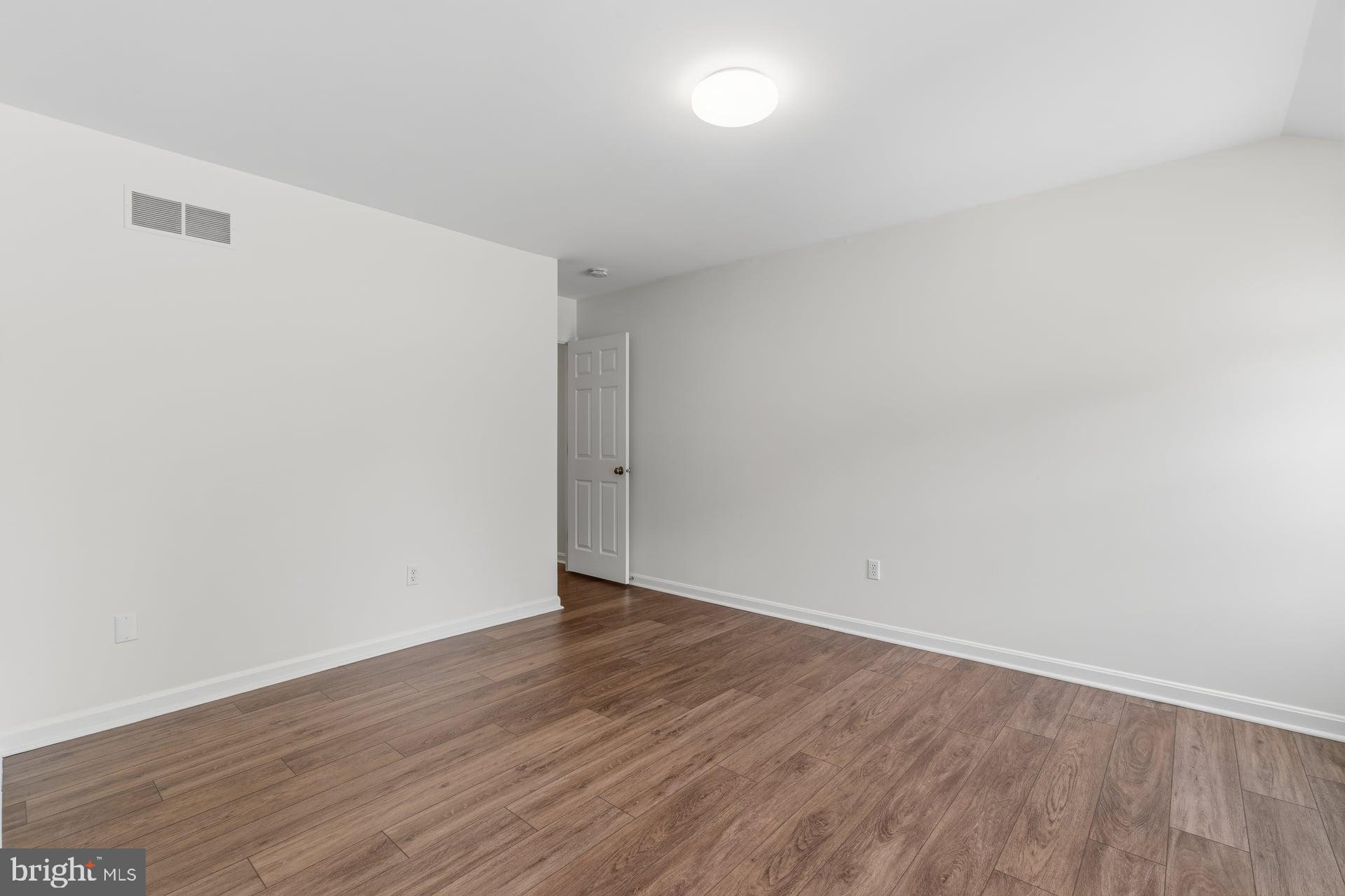 608 CAMBRIDGE COURT
