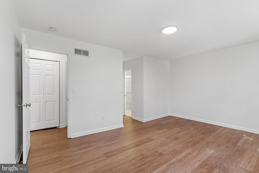 608 CAMBRIDGE COURT
