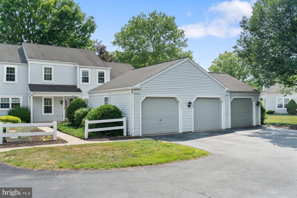 608 CAMBRIDGE COURT