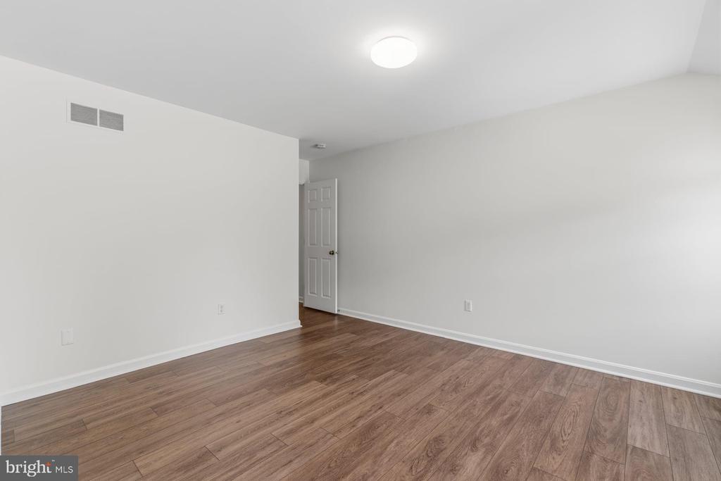 608 CAMBRIDGE COURT
