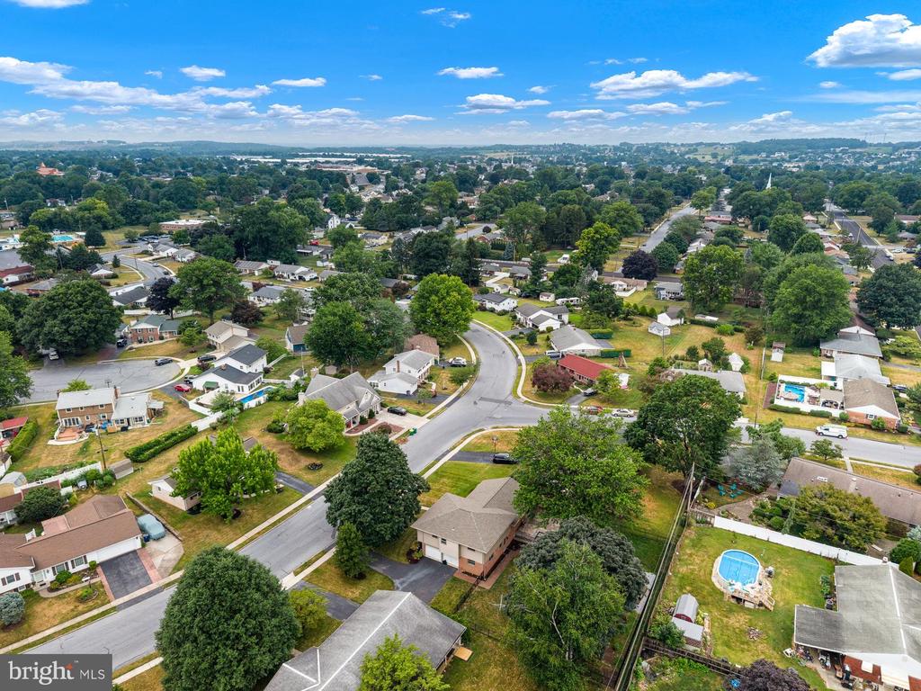 102 LYNNWOOD DRIVE