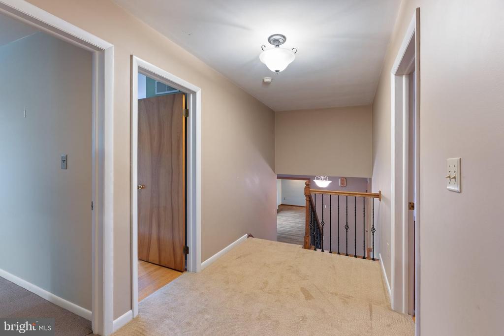 102 LYNNWOOD DRIVE