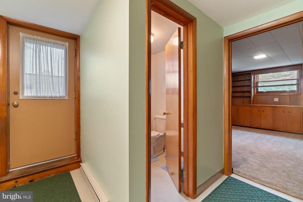 102 LYNNWOOD DRIVE