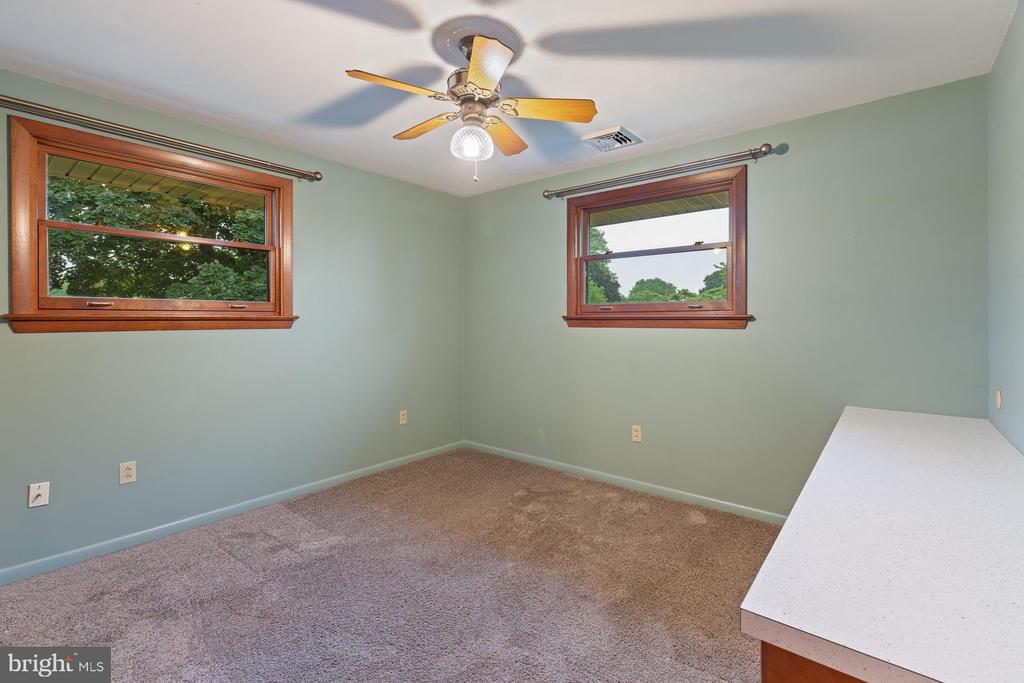 102 LYNNWOOD DRIVE