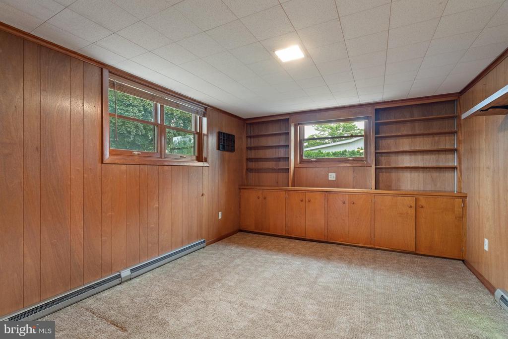 102 LYNNWOOD DRIVE