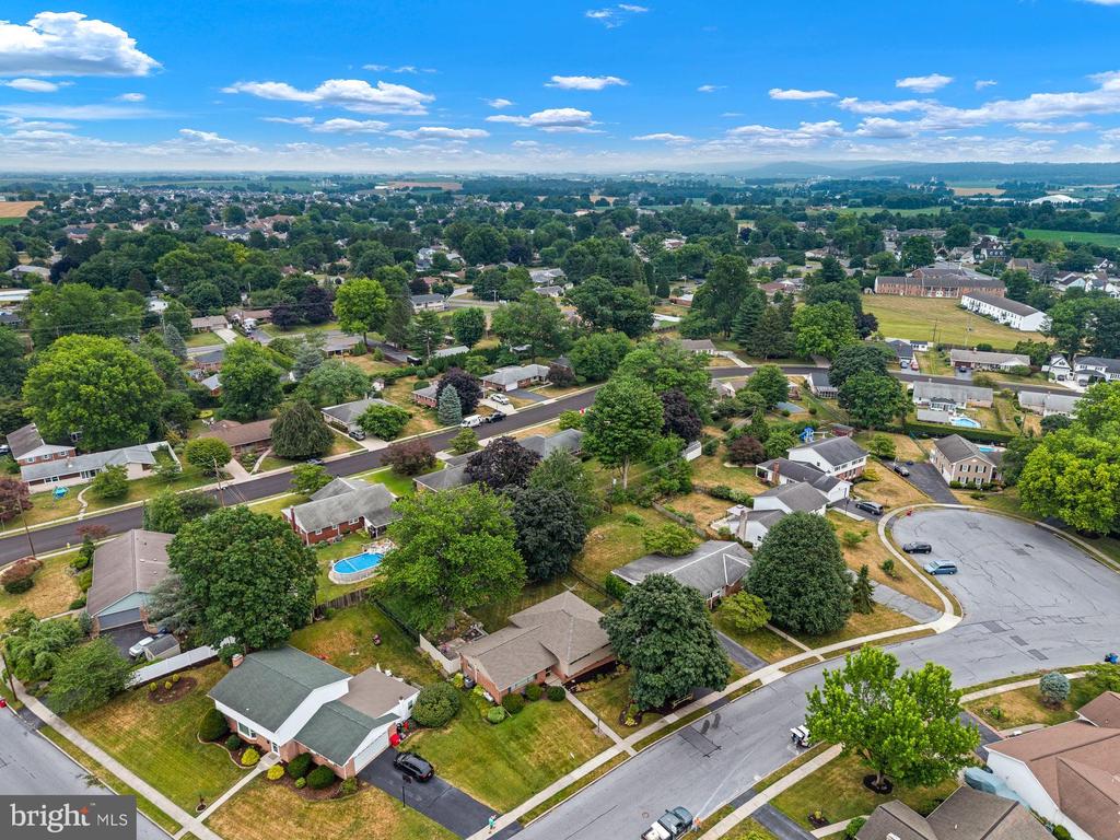 102 LYNNWOOD DRIVE