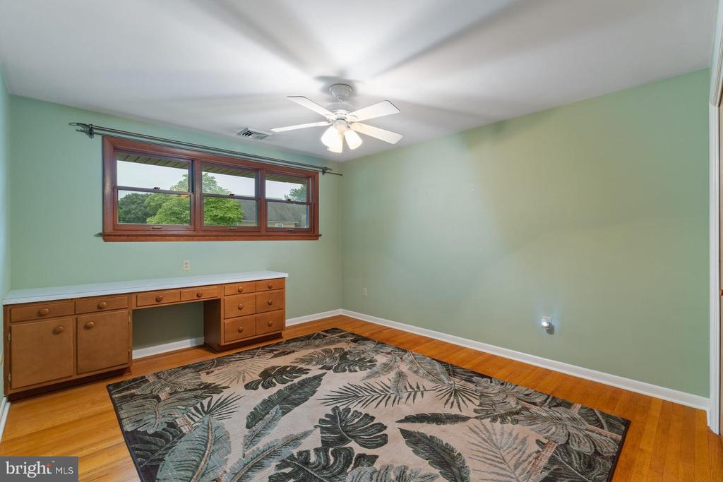 102 LYNNWOOD DRIVE