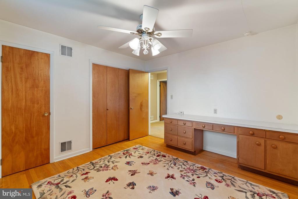 102 LYNNWOOD DRIVE