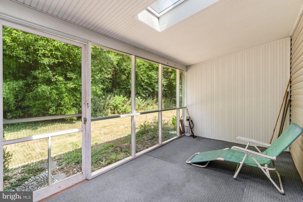 704 CAMBRIDGE CT U-0037