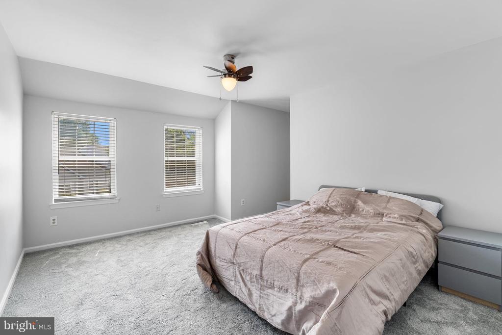 704 CAMBRIDGE CT U-0037