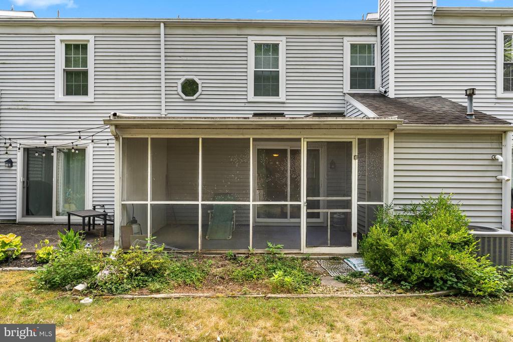 704 CAMBRIDGE CT U-0037