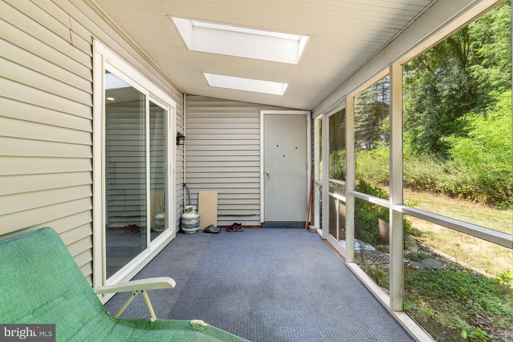 704 CAMBRIDGE CT U-0037