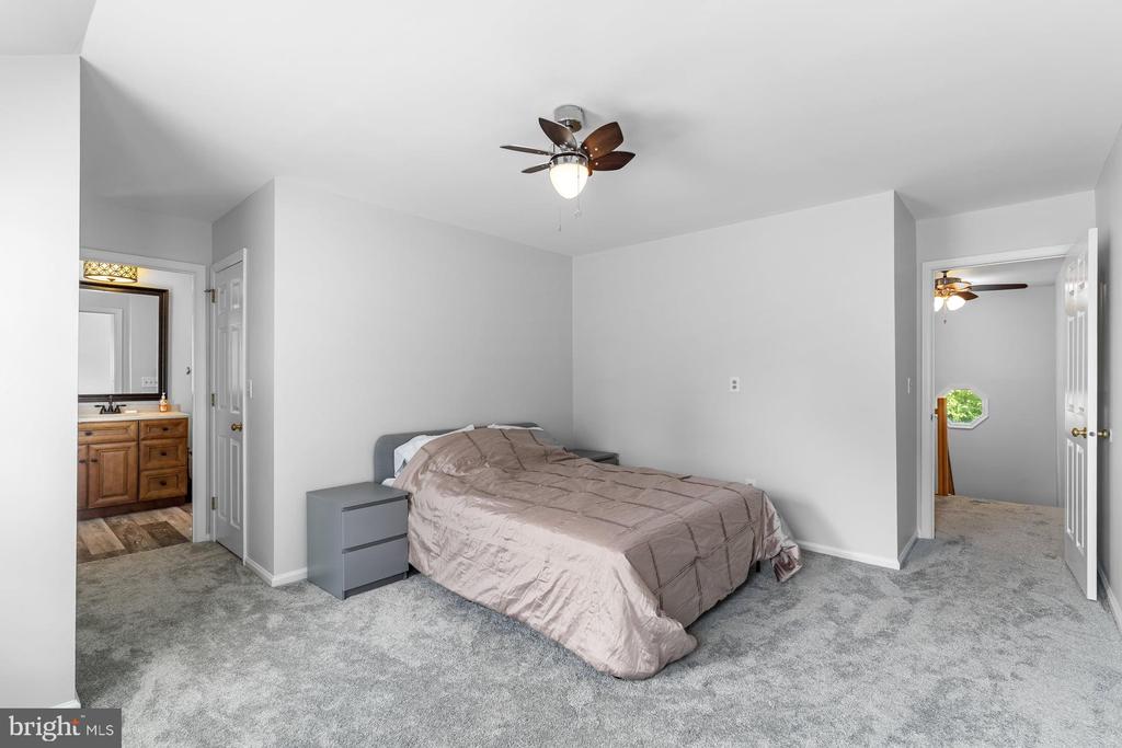 704 CAMBRIDGE CT U-0037