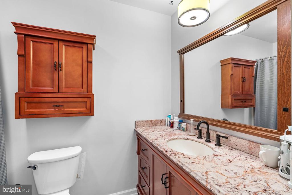 704 CAMBRIDGE CT U-0037