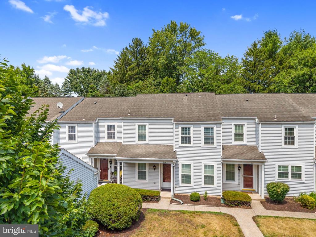 704 CAMBRIDGE CT U-0037