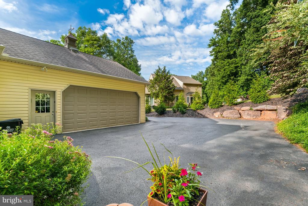 412 TIMBER BRIDGE LN