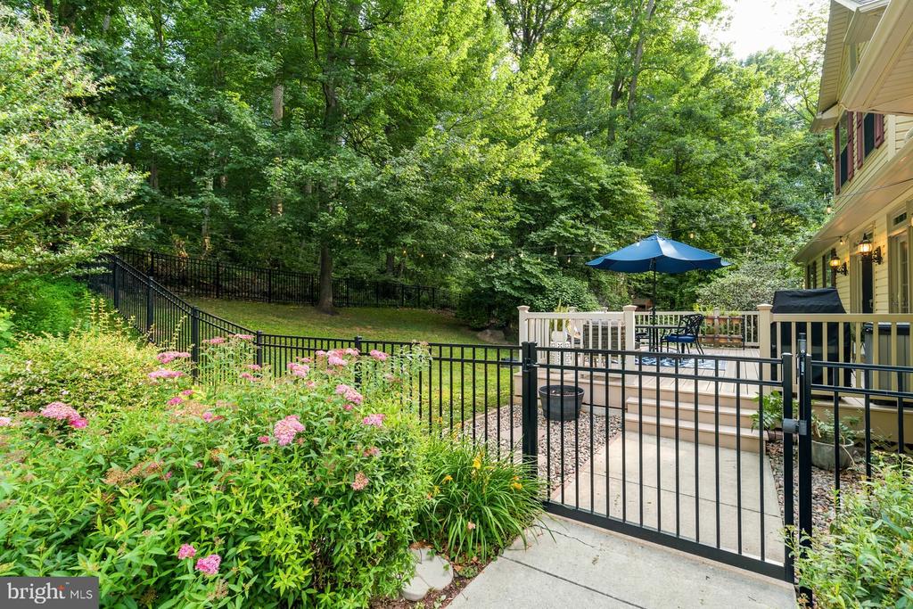 412 TIMBER BRIDGE LN
