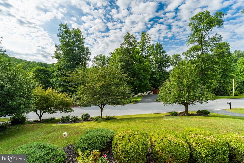 412 TIMBER BRIDGE LN
