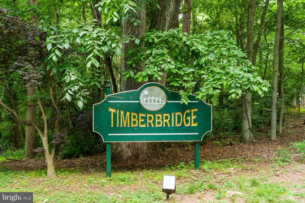 412 TIMBER BRIDGE LN