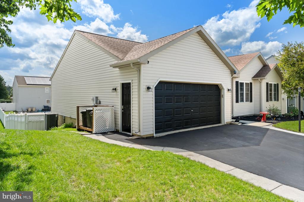 17 MAYFLOWER DRIVE