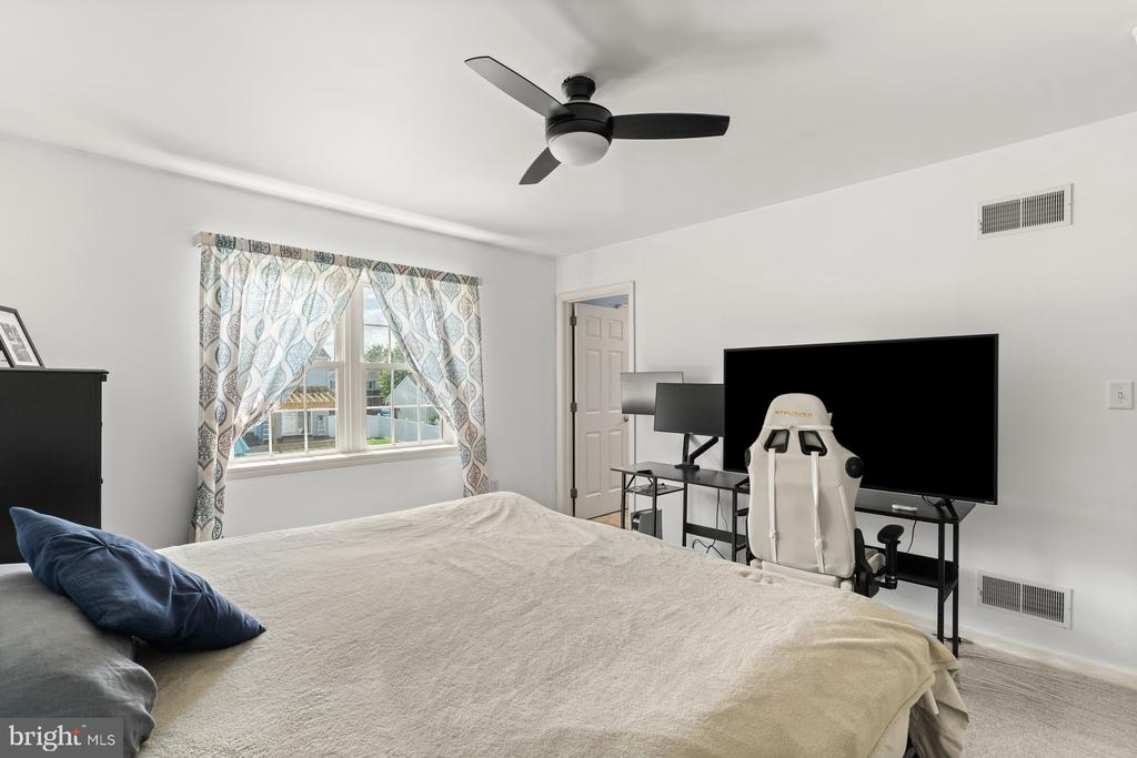 17 MAYFLOWER DRIVE