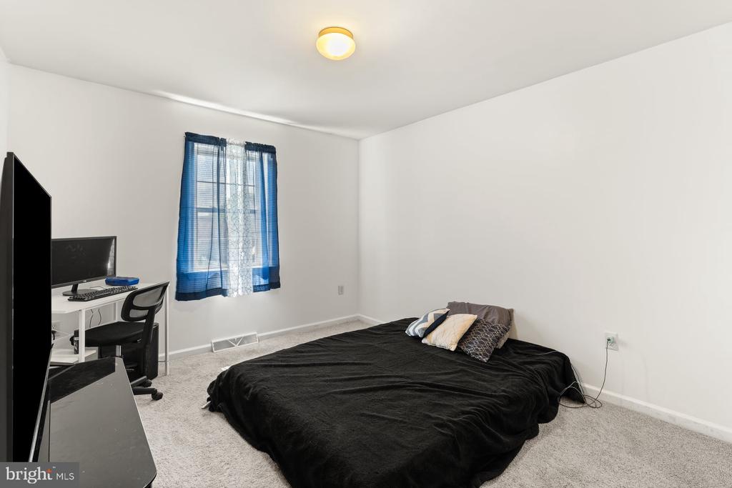 17 MAYFLOWER DRIVE