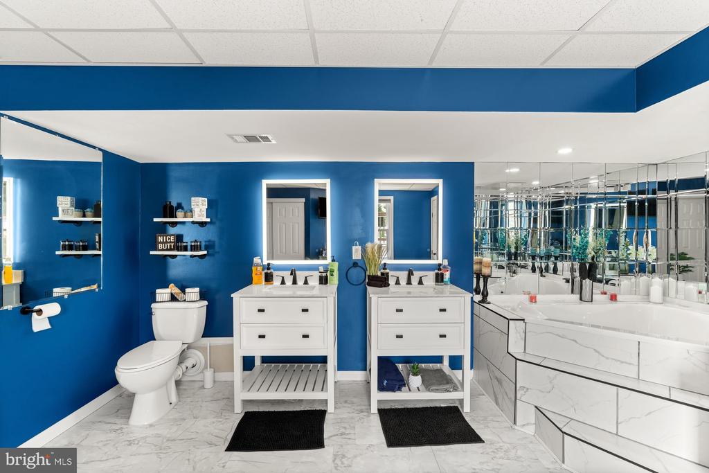 17 MAYFLOWER DRIVE
