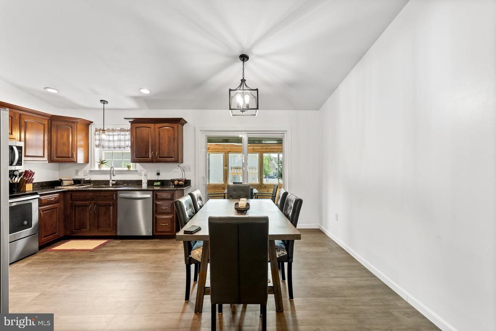 17 MAYFLOWER DRIVE